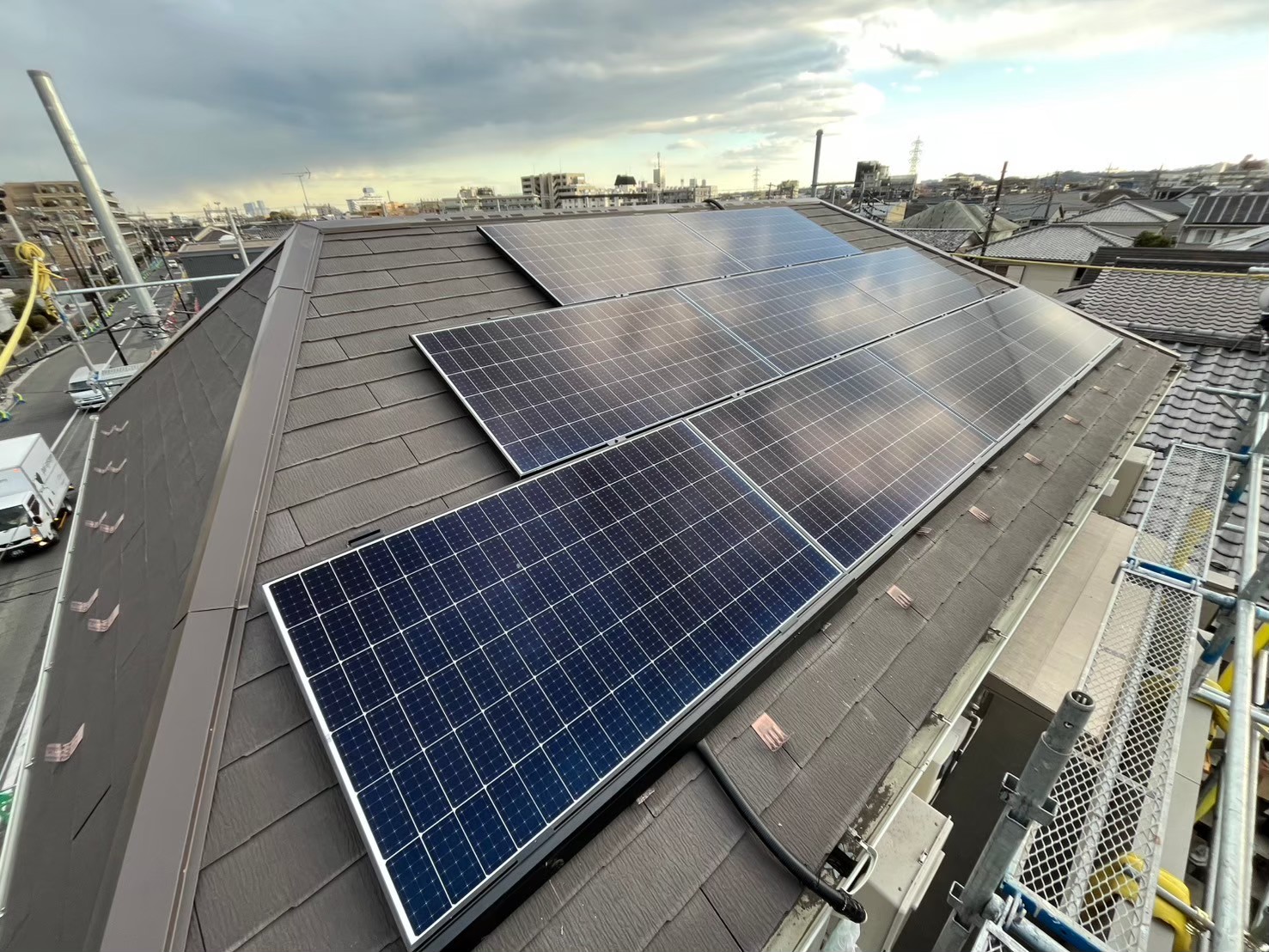 ジャパンソーラー太陽光発電システム工事